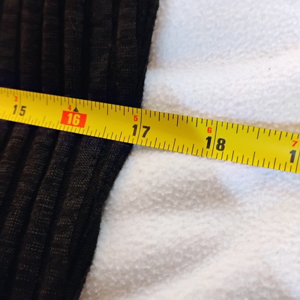 Elegant Black Ribbed Wide Leg Pants - Picture 7 of 9